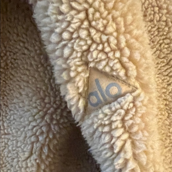 ALO Yoga Tan Puffer Jacket - Picture 3 of 4